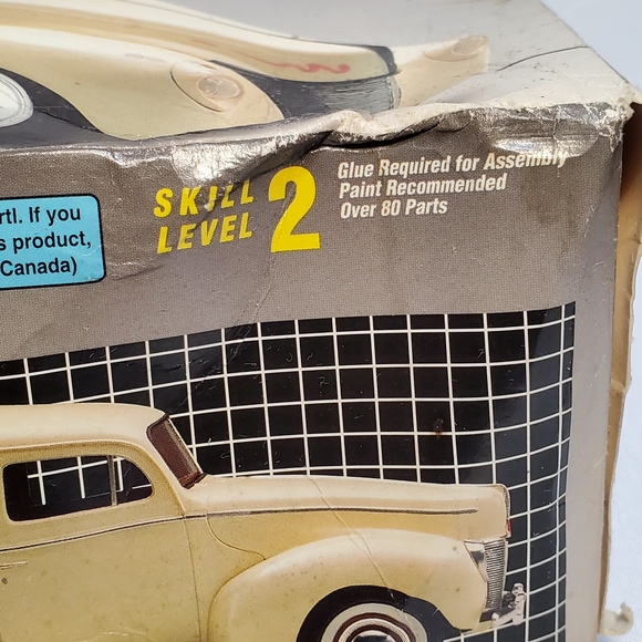 AMT Ertl 1940 Ford Sedan Delivery Model Kit #8215 Scale 1/25 SEALED BOX NEW. - Picture 6 of 14